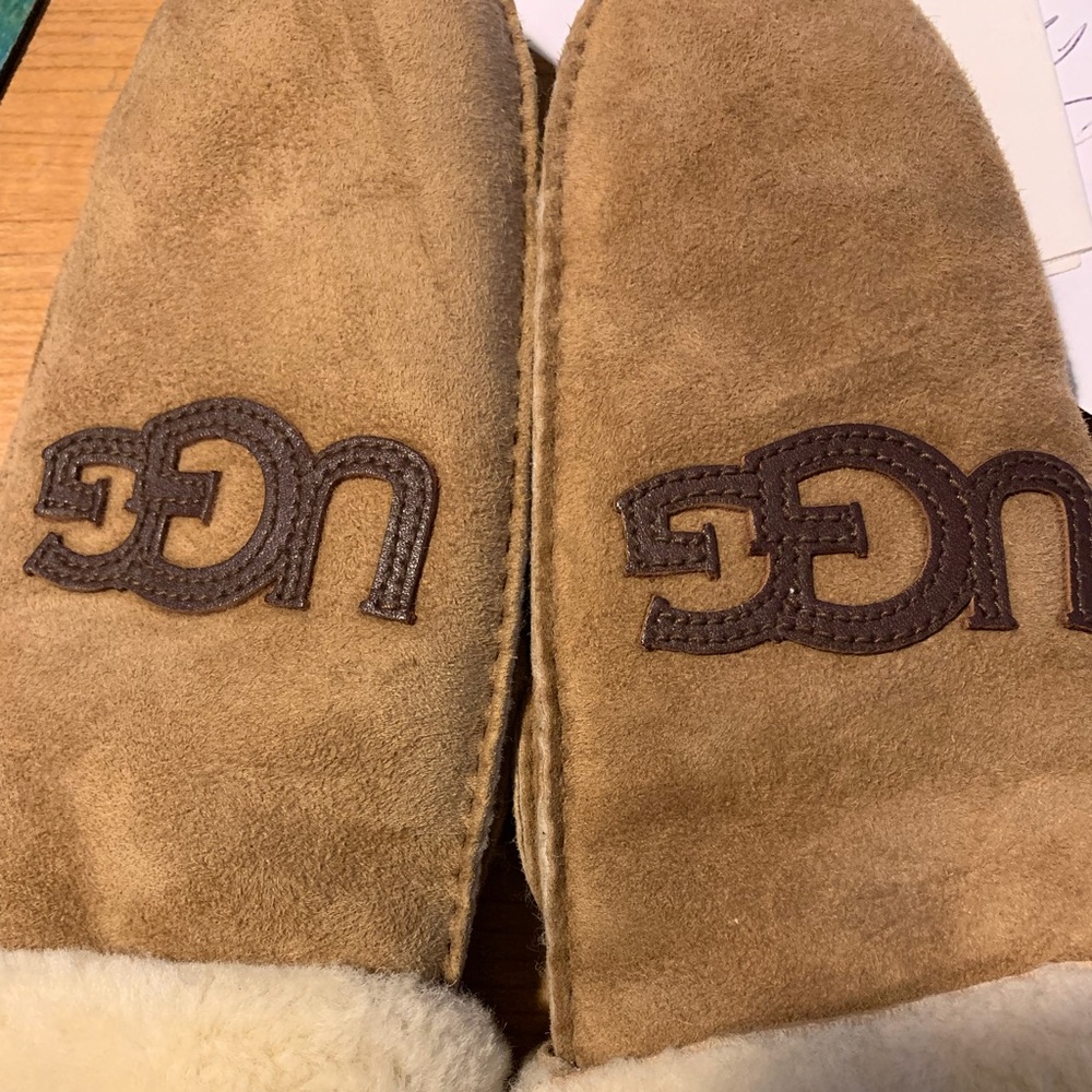 UGG Mittens